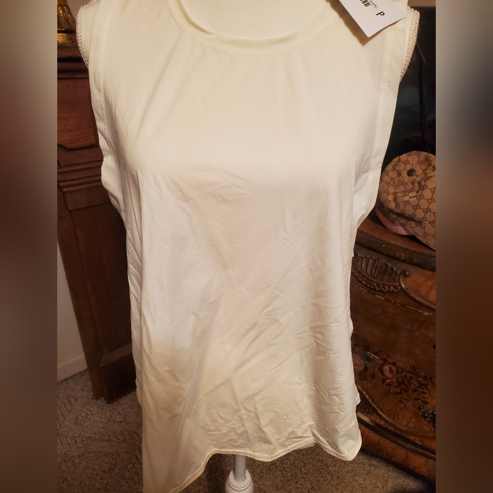 Zyia mesh white panel split back Tank